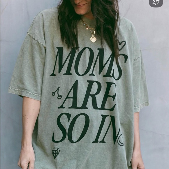 NWT SlyFox x Karrie Locher Moms Are So In Motherhood Graphic Tee Small - Picture 4 of 8